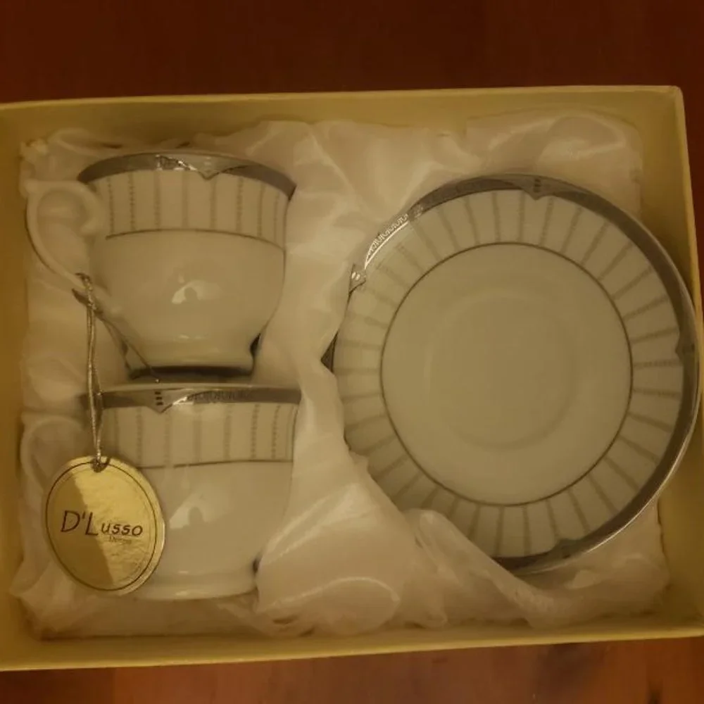 NWT set of 4 D'Lusso Designs Espresso china cup/saucer set of 4
